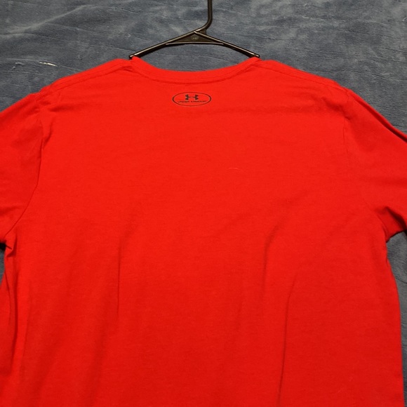 Under Armour red tshirt - Picture 3 of 3
